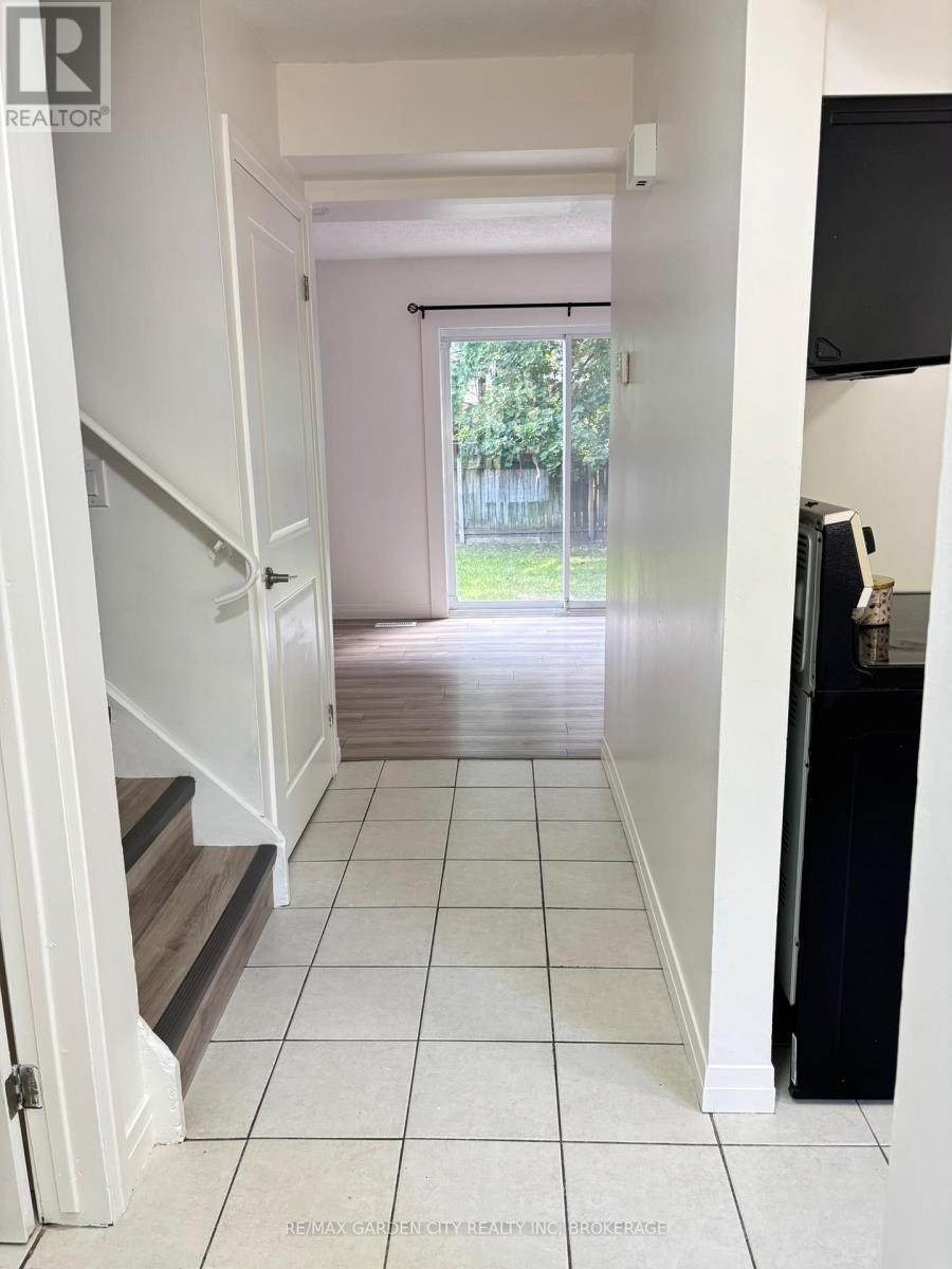 5842 Frontenac Street, Niagara Falls, Ontario  L2G 3A9 - Photo 6 - X12402485