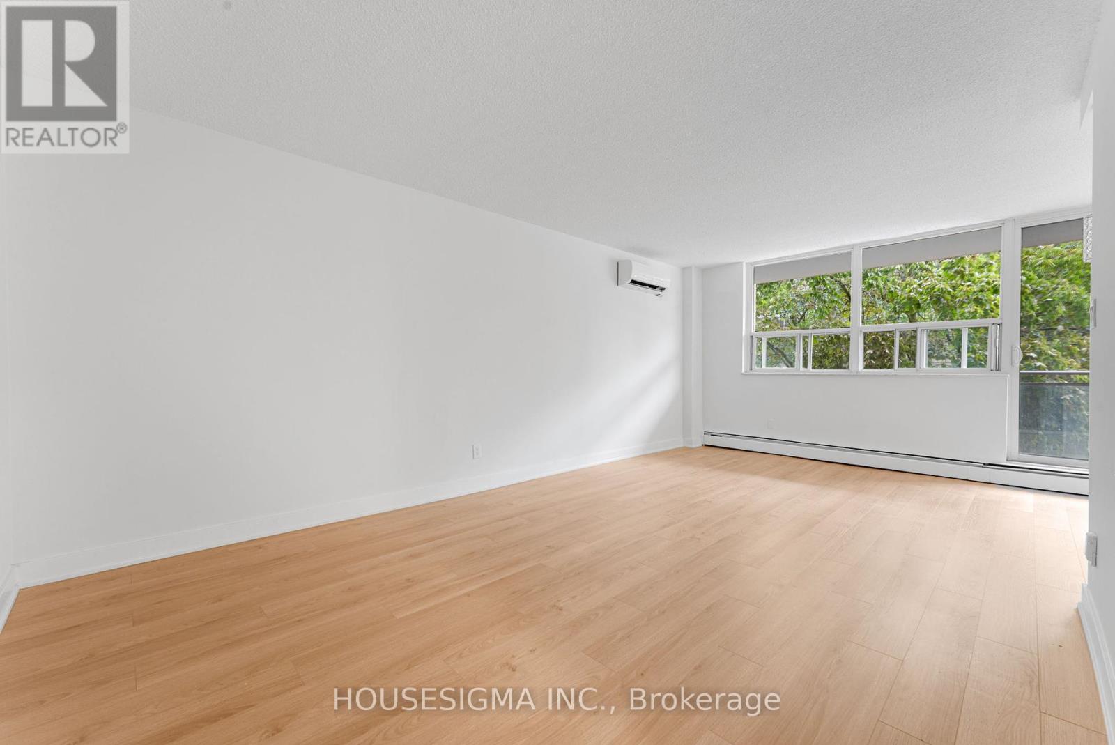 305 - 6400 Huggins Street, Niagara Falls, Ontario  L2J 3G5 - Photo 6 - X12402484