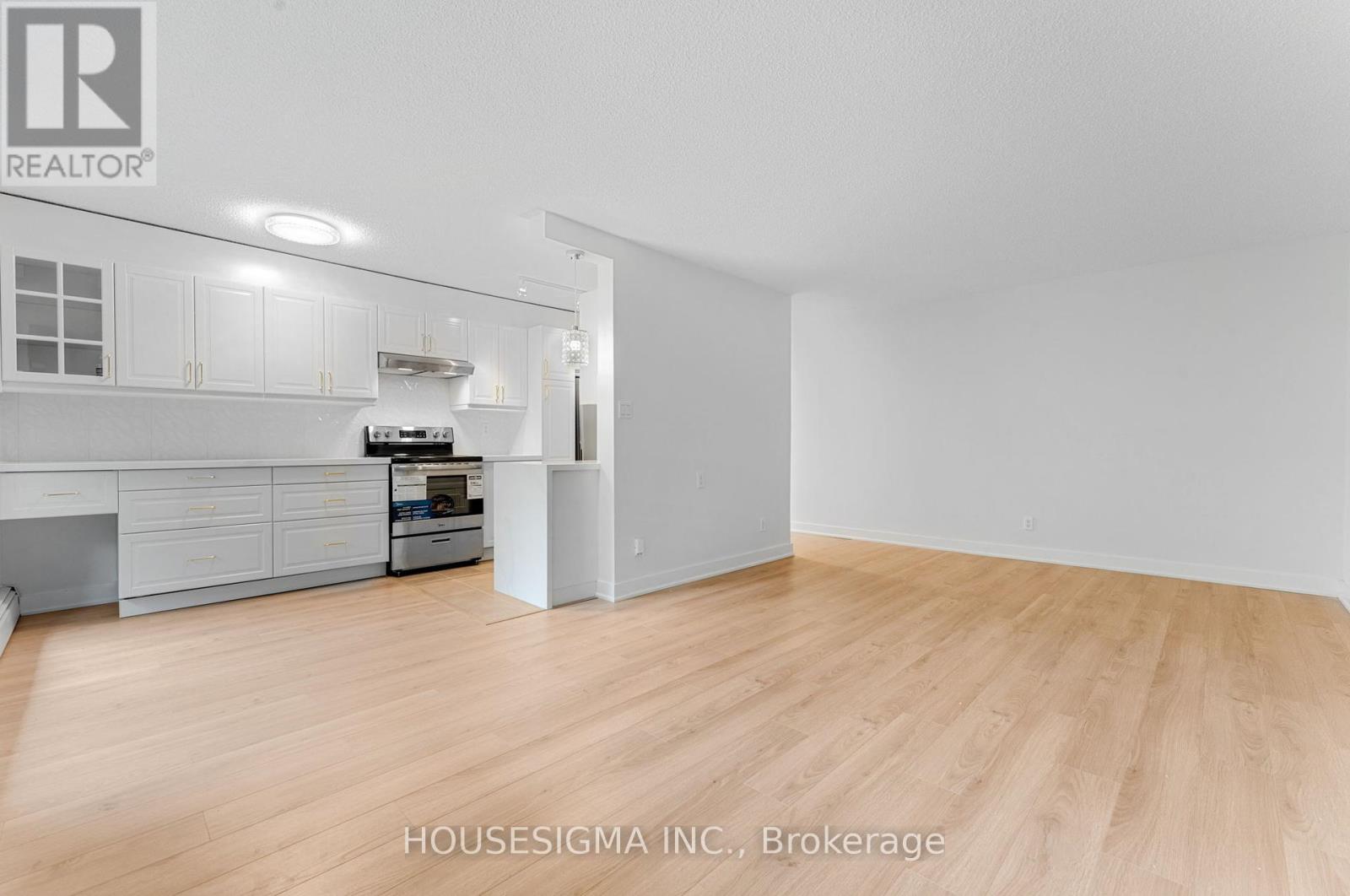 305 - 6400 Huggins Street, Niagara Falls, Ontario  L2J 3G5 - Photo 8 - X12402484