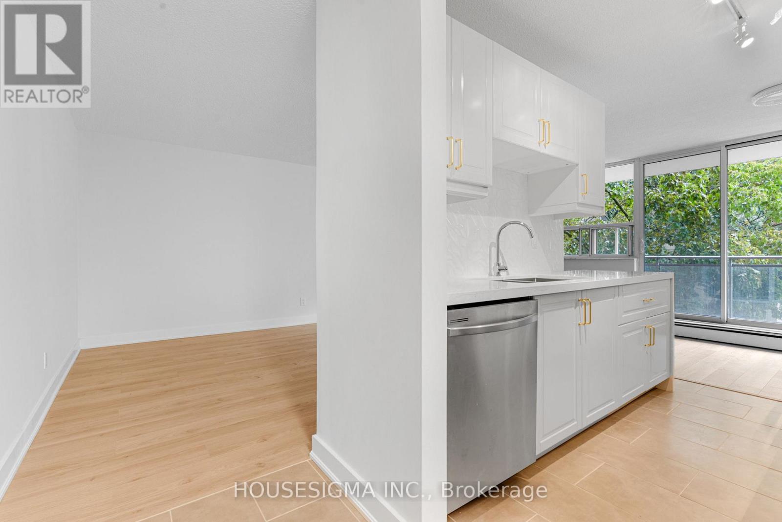 305 - 6400 Huggins Street, Niagara Falls, Ontario  L2J 3G5 - Photo 9 - X12402484