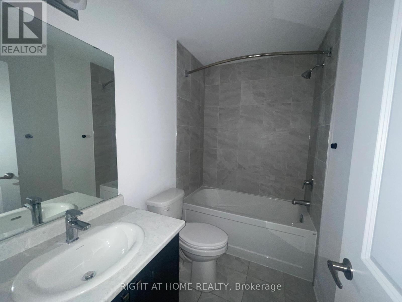 31 - 448 Blackburn Drive, Brantford, Ontario  N3T 0X2 - Photo 12 - X12402488
