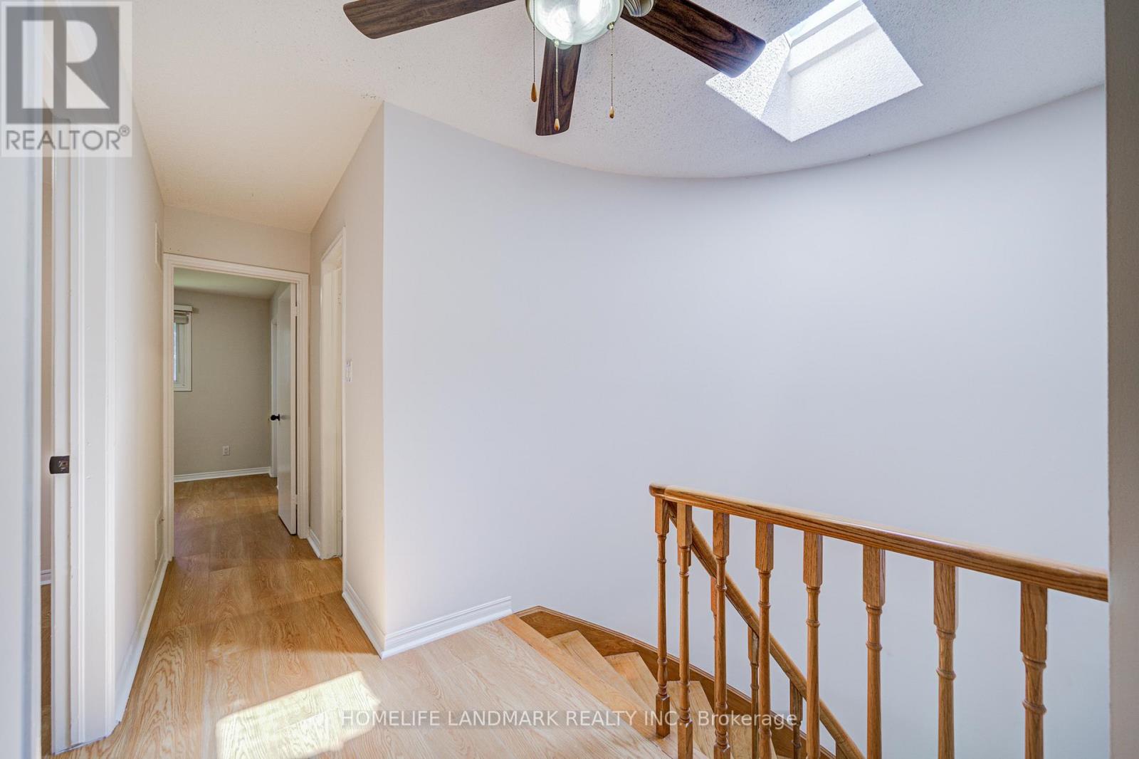 319 Hillside Drive, Mississauga, Ontario  L5M 2N3 - Photo 18 - W12402502