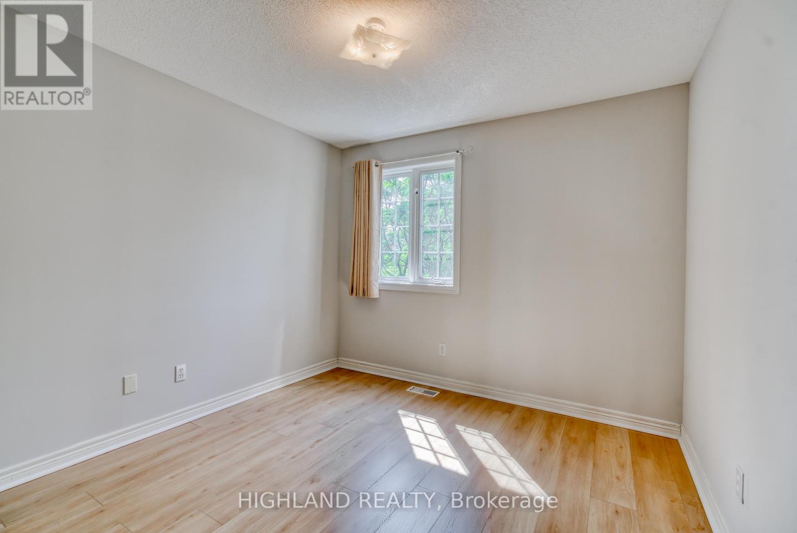11 - 1750 Creek Way, Burlington, Ontario  L7L 6R2 - Photo 15 - W12402504