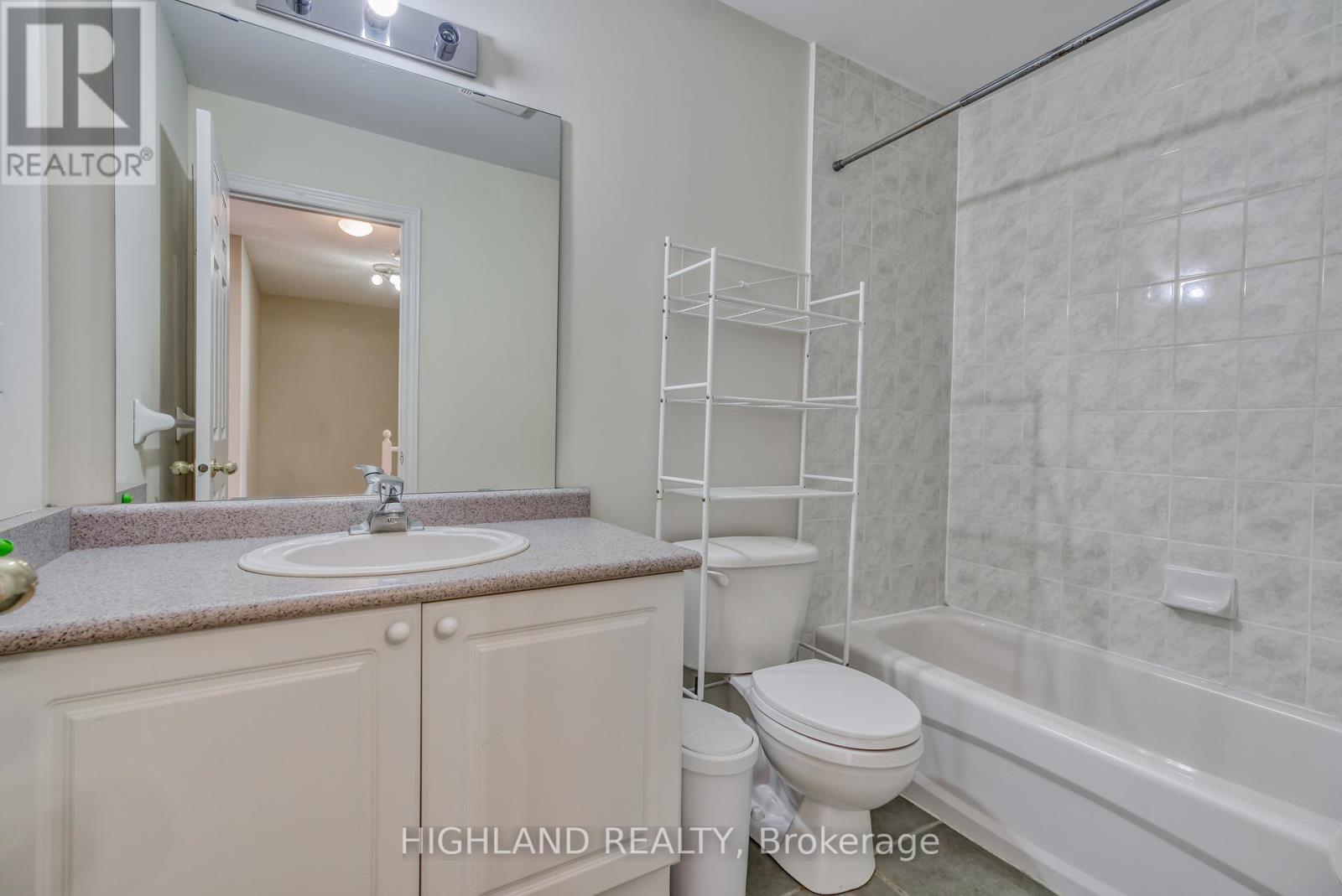 11 - 1750 Creek Way, Burlington, Ontario  L7L 6R2 - Photo 17 - W12402504