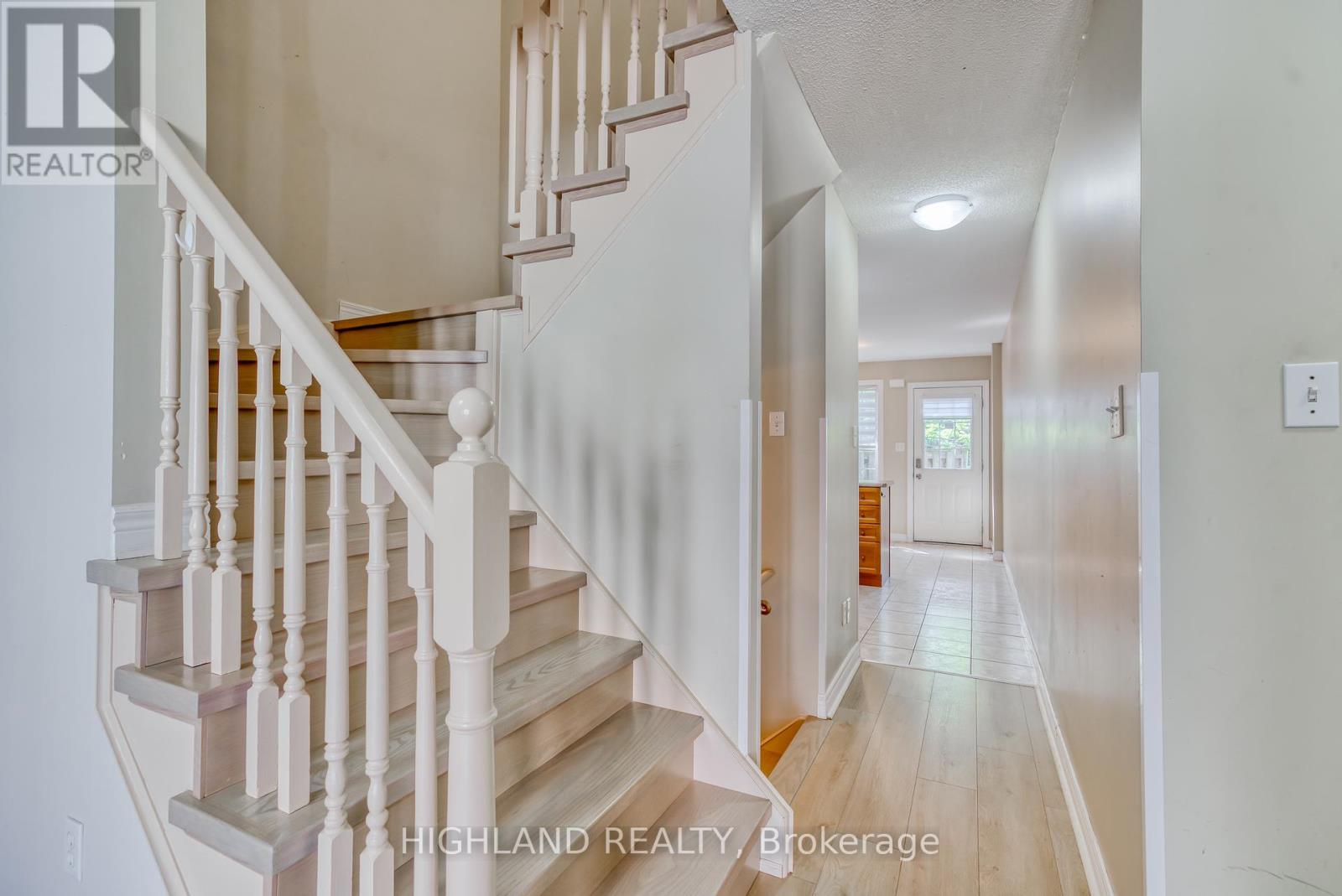 11 - 1750 Creek Way, Burlington, Ontario  L7L 6R2 - Photo 6 - W12402504