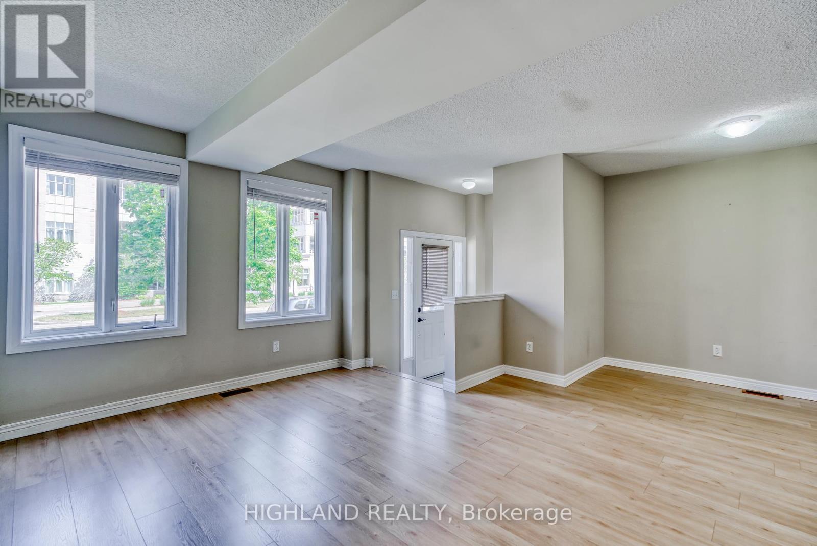 11 - 1750 Creek Way, Burlington, Ontario  L7L 6R2 - Photo 9 - W12402504