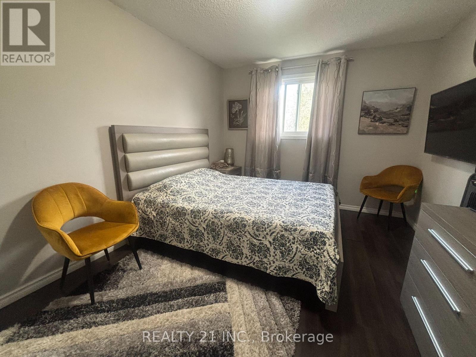 231 Medina Court, Oshawa, Ontario  L1J 7E1 - Photo 9 - E12386758