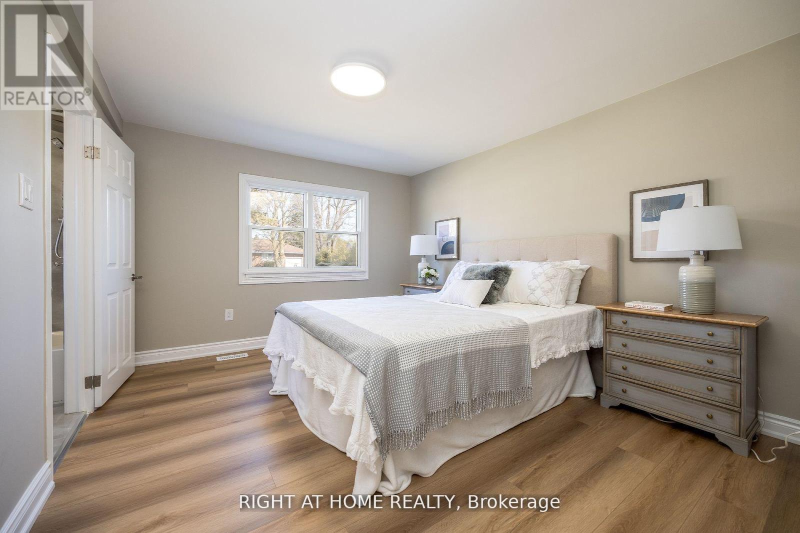 15 Farr Avenue, East Gwillimbury, Ontario  L0G 1V0 - Photo 14 - N12402513
