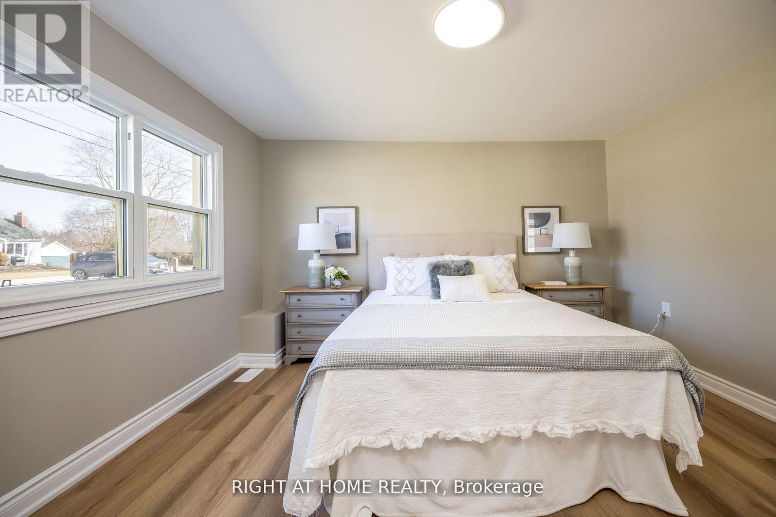 15 Farr Avenue, East Gwillimbury, Ontario  L0G 1V0 - Photo 16 - N12402513