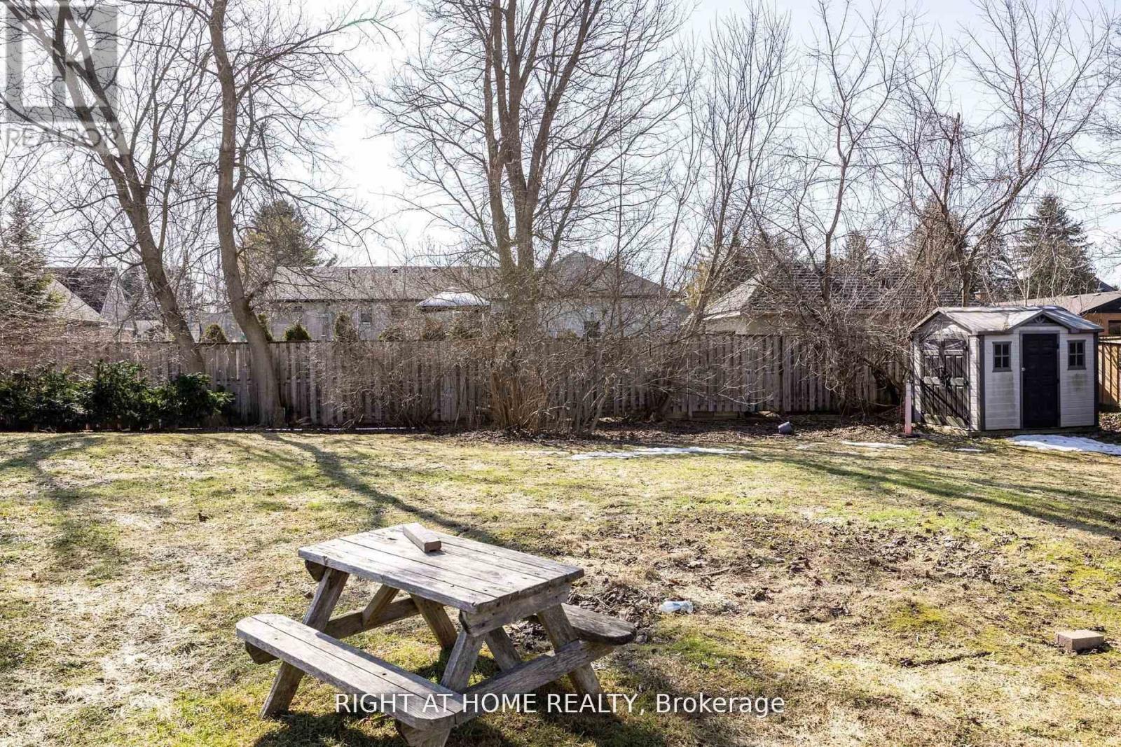 15 Farr Avenue, East Gwillimbury, Ontario  L0G 1V0 - Photo 24 - N12402513