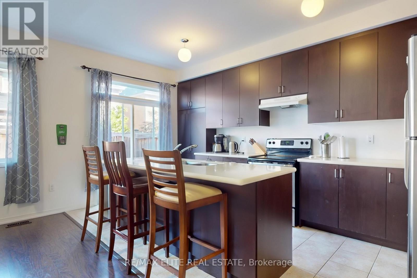 1215 Mccron Crescent, Newmarket, Ontario  L3X 0C5 - Photo 10 - N12402524