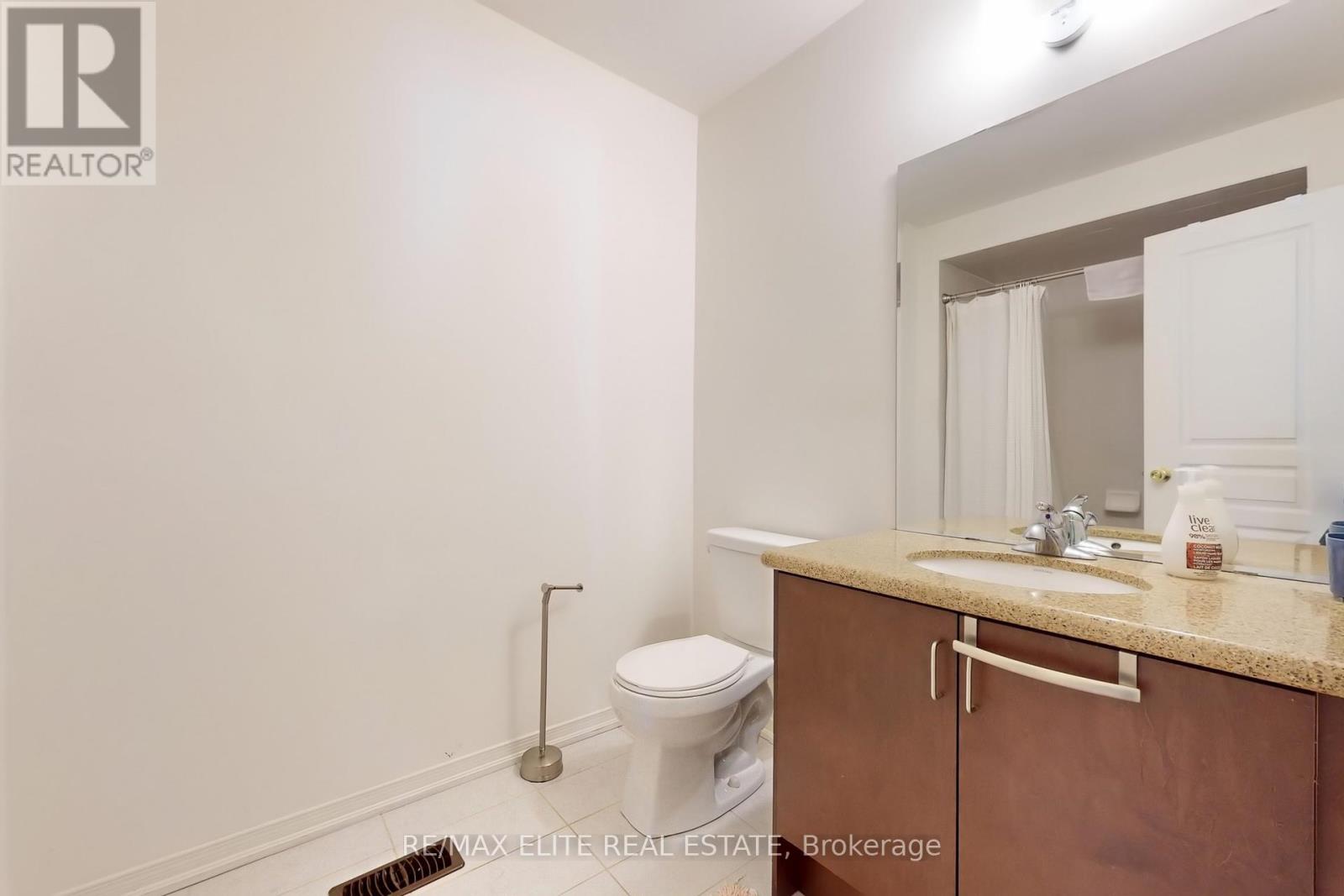 1215 Mccron Crescent, Newmarket, Ontario  L3X 0C5 - Photo 21 - N12402524