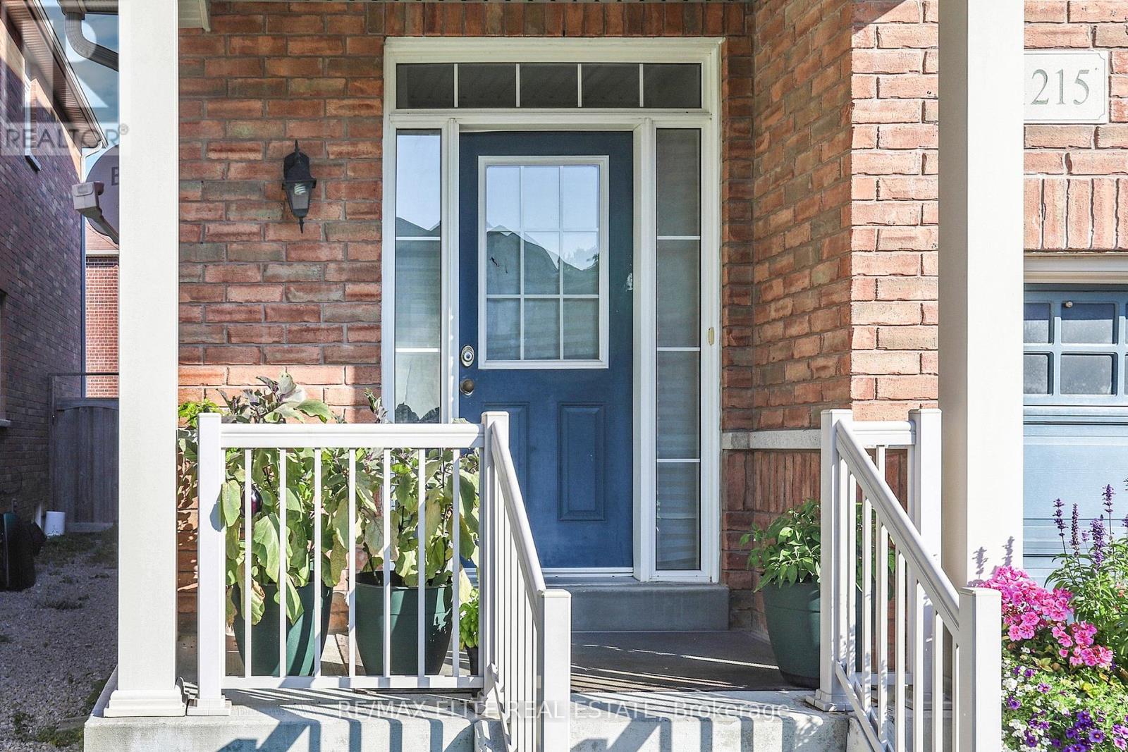 1215 Mccron Crescent, Newmarket, Ontario  L3X 0C5 - Photo 3 - N12402524