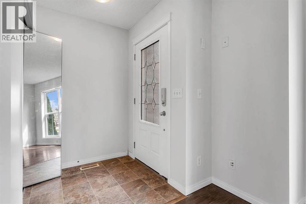 60 New Brighton Common Se, Calgary, Alberta  T2Z 0T9 - Photo 3 - A2248925