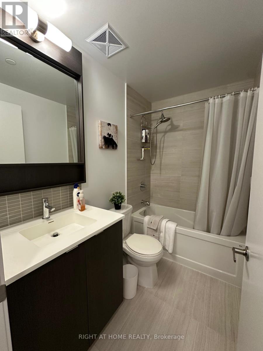 1803 - 2560 Eglinton Avenue W, Mississauga, Ontario  L5M 0Y3 - Photo 13 - W12402510