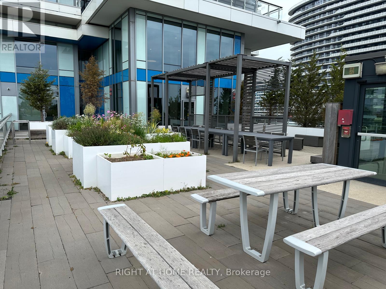 1803 - 2560 Eglinton Avenue W, Mississauga, Ontario  L5M 0Y3 - Photo 19 - W12402510
