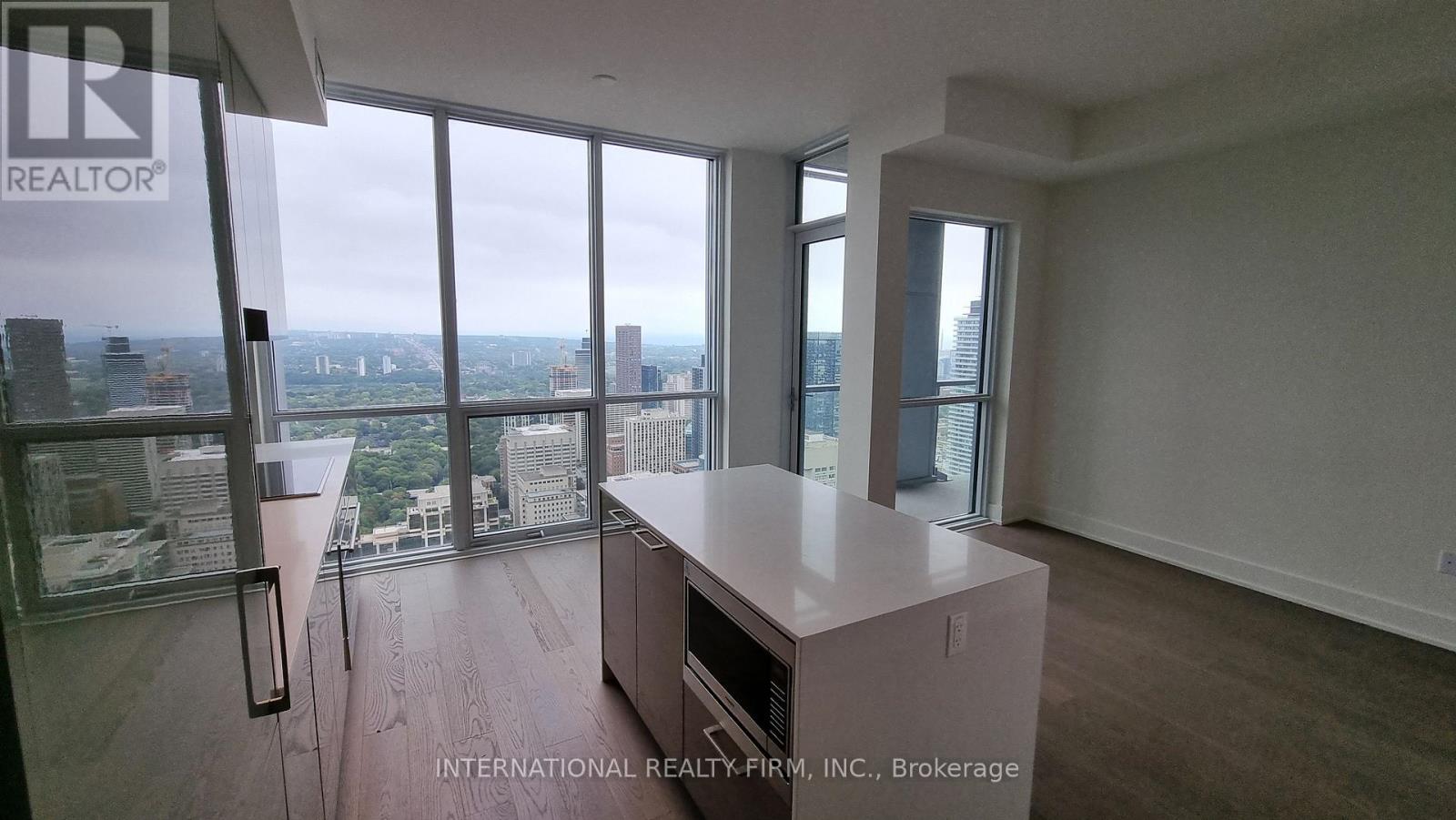 5409 - 1 Yorkville Avenue, Toronto, Ontario  M4W 0B1 - Photo 4 - C12402531