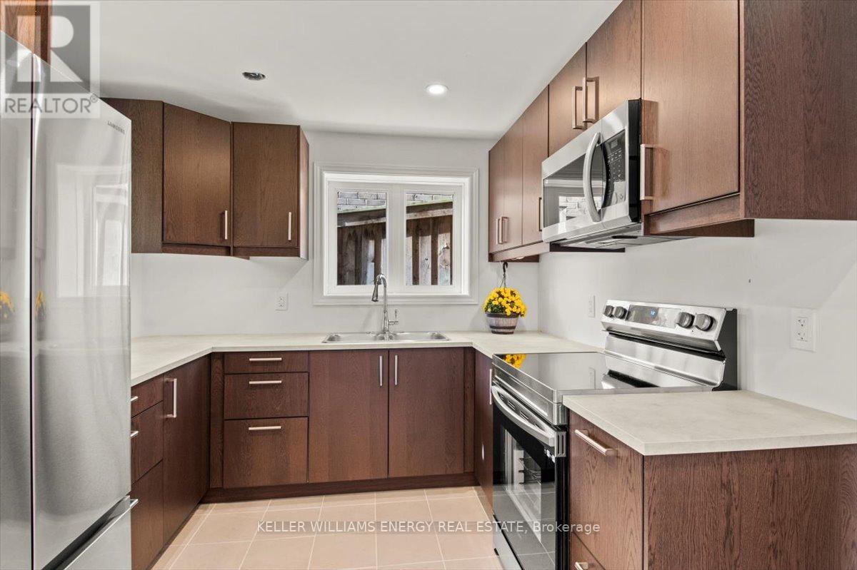213 Glenabbey Drive, Clarington, Ontario  L1E 0C4 - Photo 10 - E12402537
