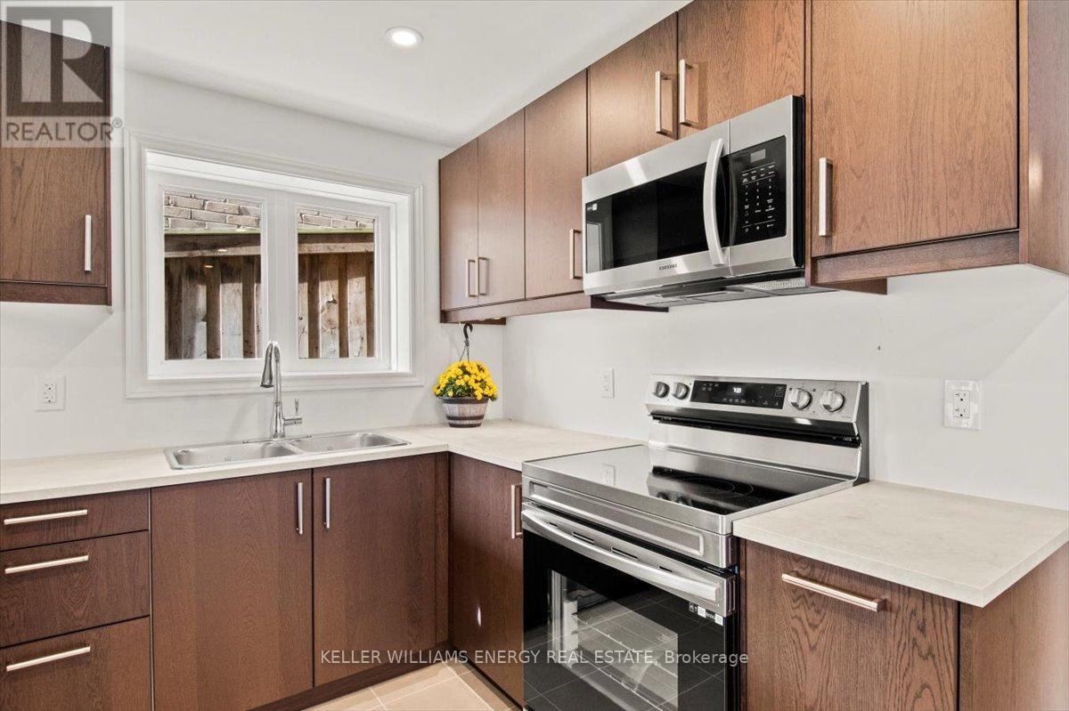 213 Glenabbey Drive, Clarington, Ontario  L1E 0C4 - Photo 12 - E12402537