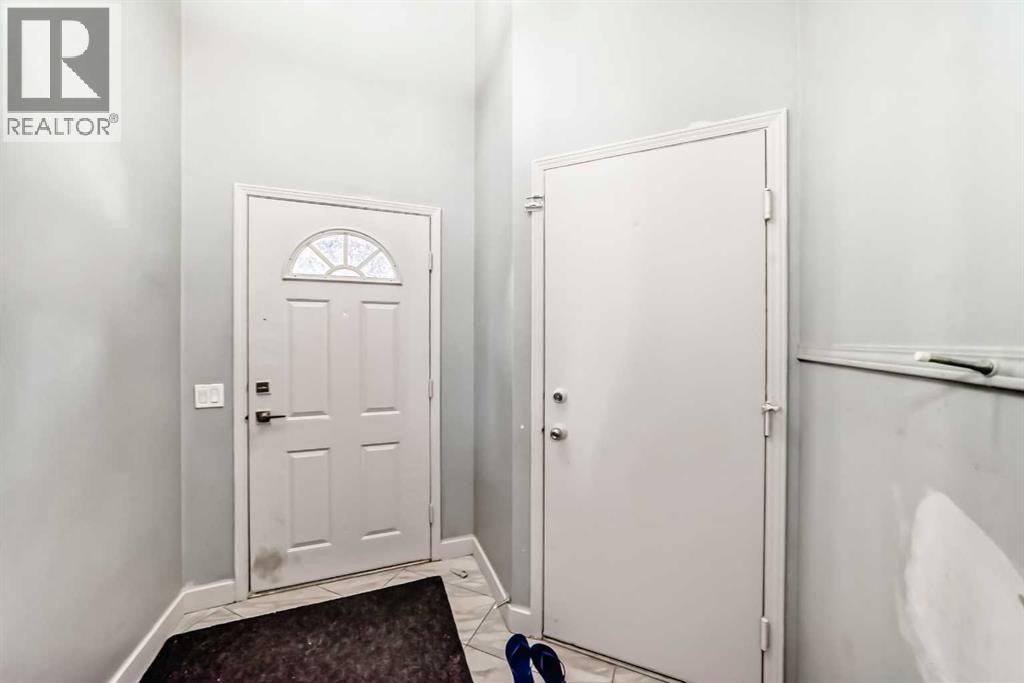 52 Martinglen Place Ne, Calgary, Alberta  T3J 3J1 - Photo 4 - A2256502