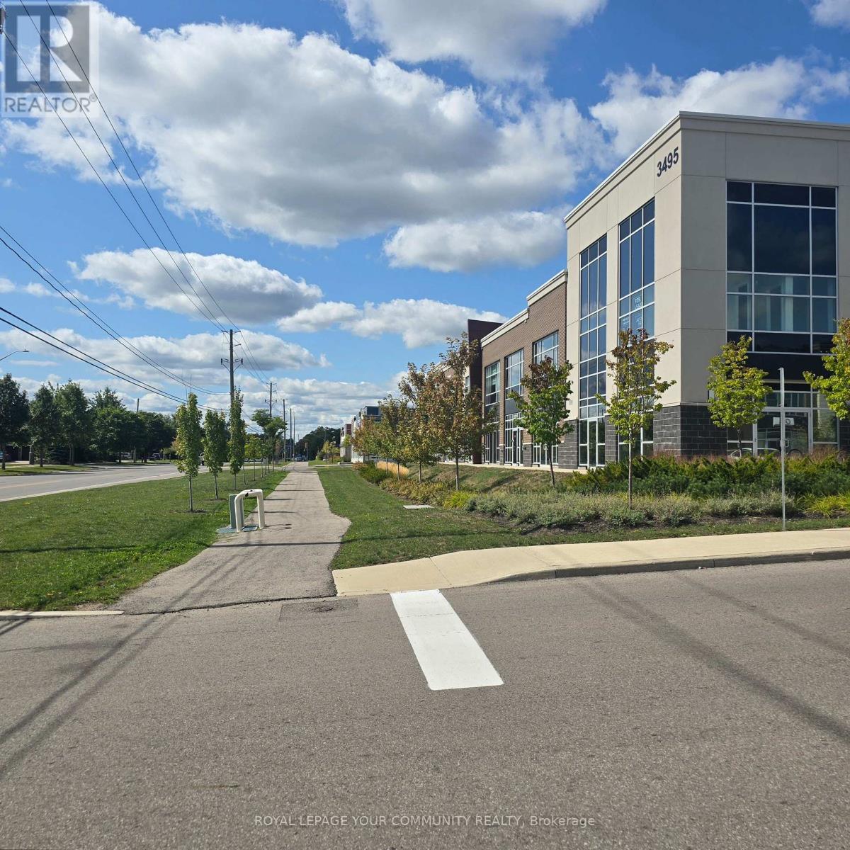 104 - 3495 Rebecca Street, Oakville (Qe Queen Elizabeth), Ontario  L6L 0H5 - Photo 5 - W12401339