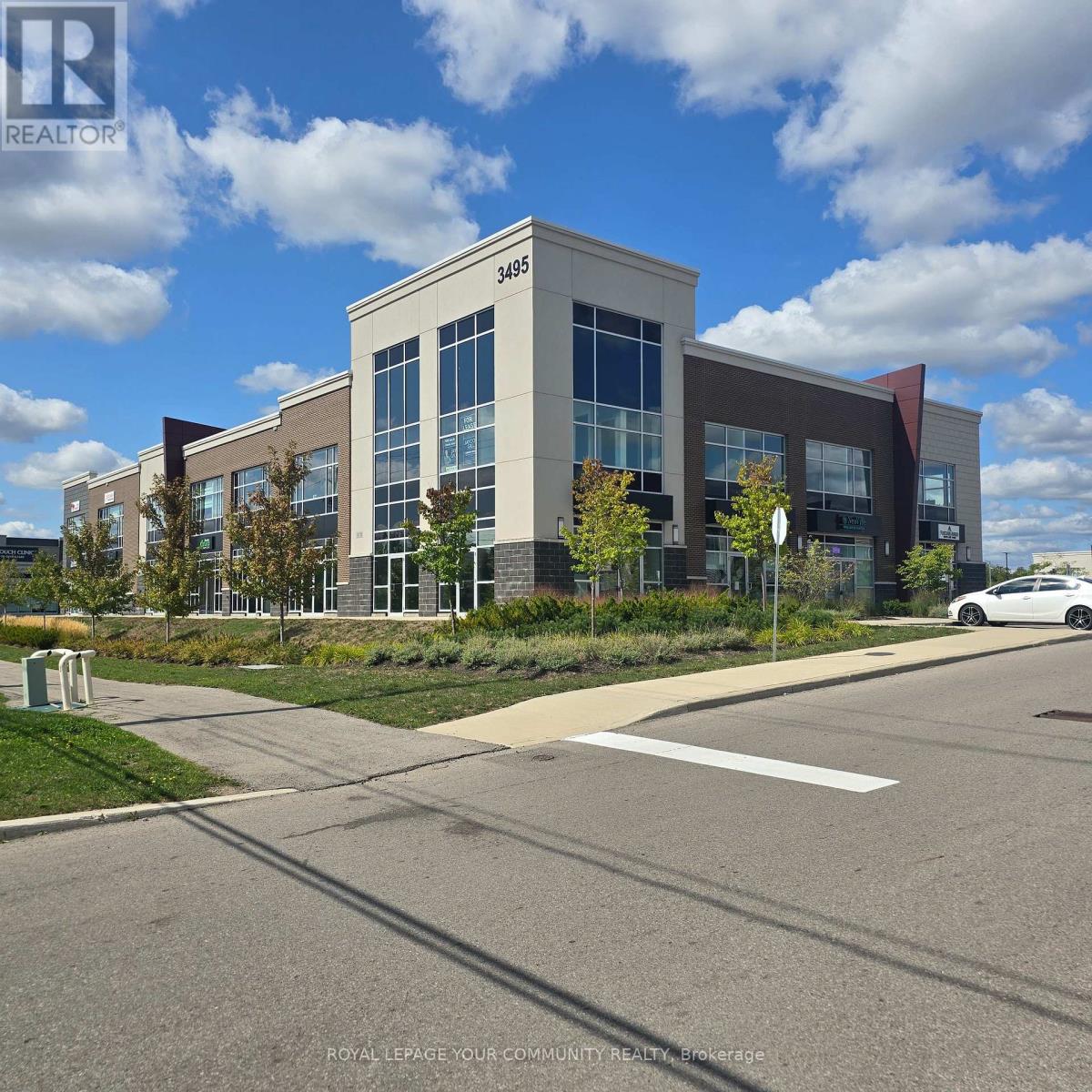 104 - 3495 Rebecca Street, Oakville (Qe Queen Elizabeth), Ontario  L6L 0H5 - Photo 6 - W12401339