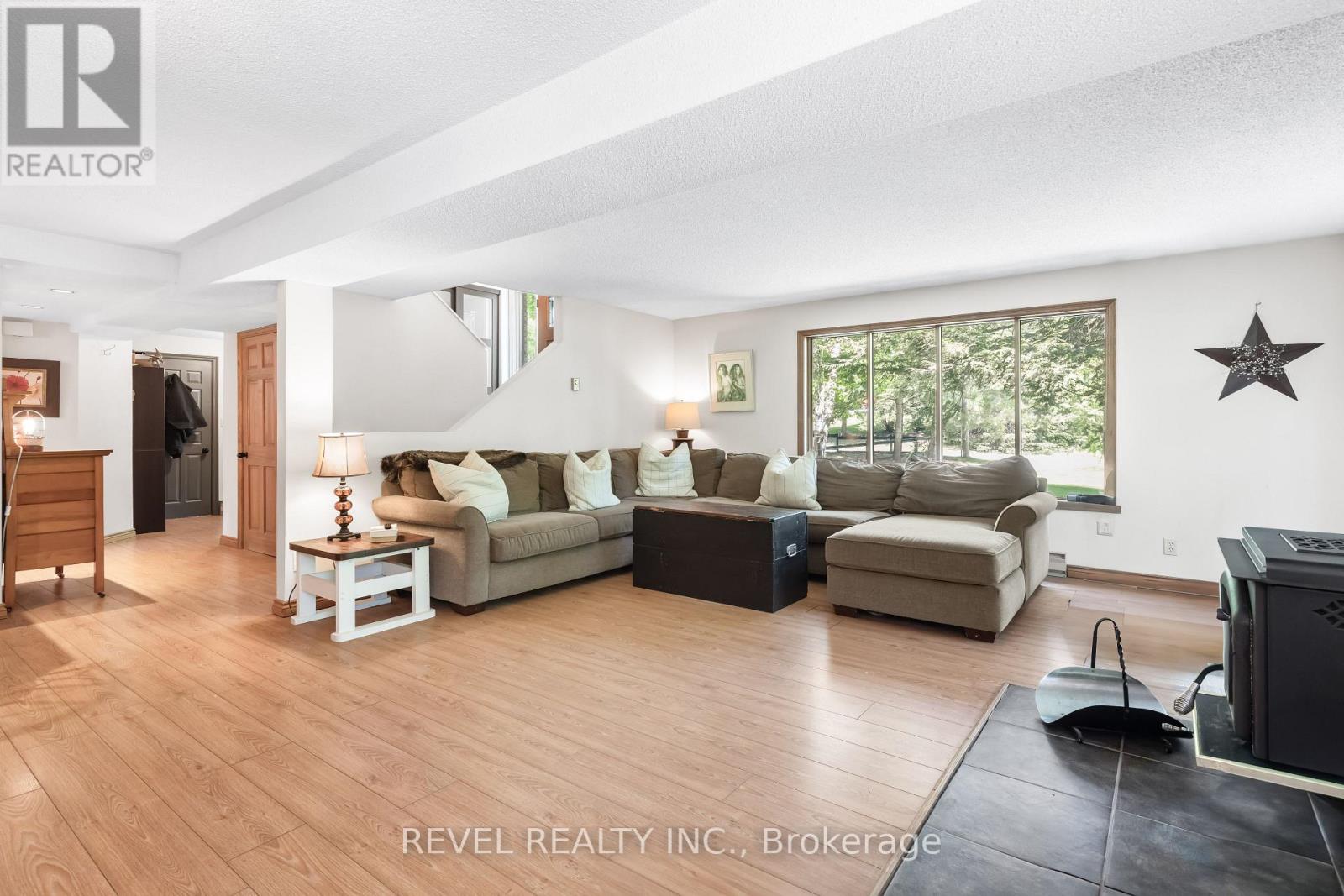 20 The Pines Lane, Brock, Ontario  L0C 1H0 - Photo 15 - N12297419