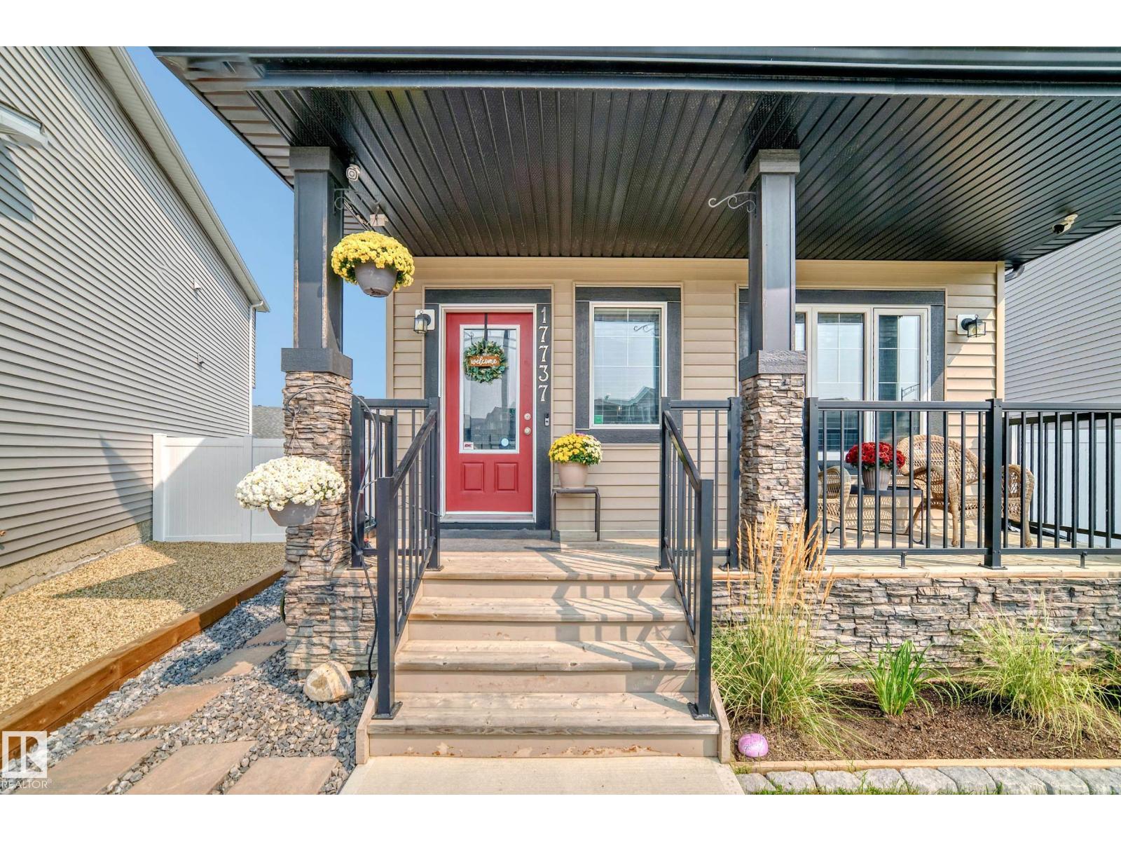 17737 64a St Nw, Edmonton, Alberta  T5Y 3X4 - Photo 2 - E4456148