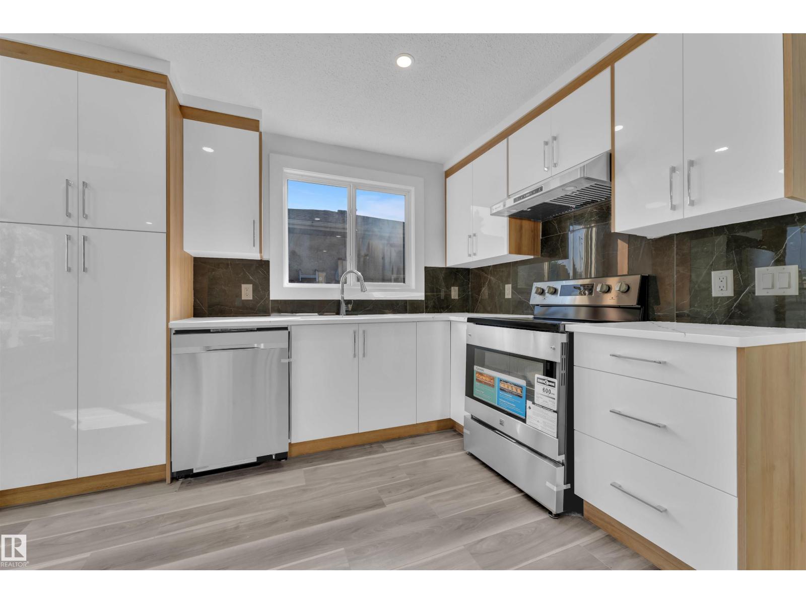 1758 37 St Nw, Edmonton, Alberta  T6L 2R3 - Photo 10 - E4457444