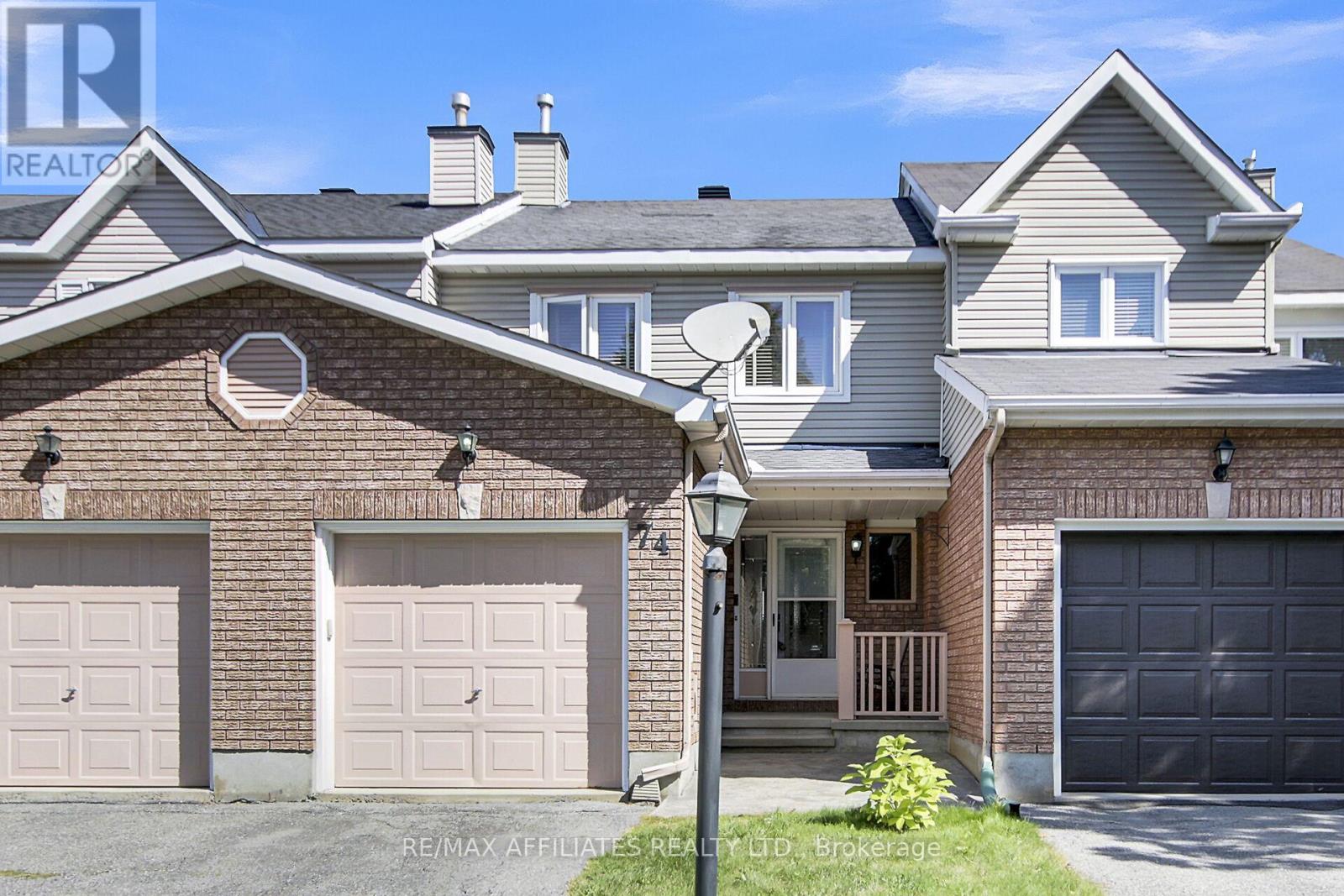 74 MARKLAND CRESCENT, Ottawa, Ontario
