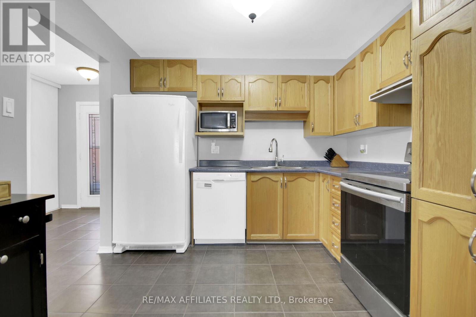 74 Markland Crescent, Ottawa, Ontario  K2G 5Z6 - Photo 14 - X12402576