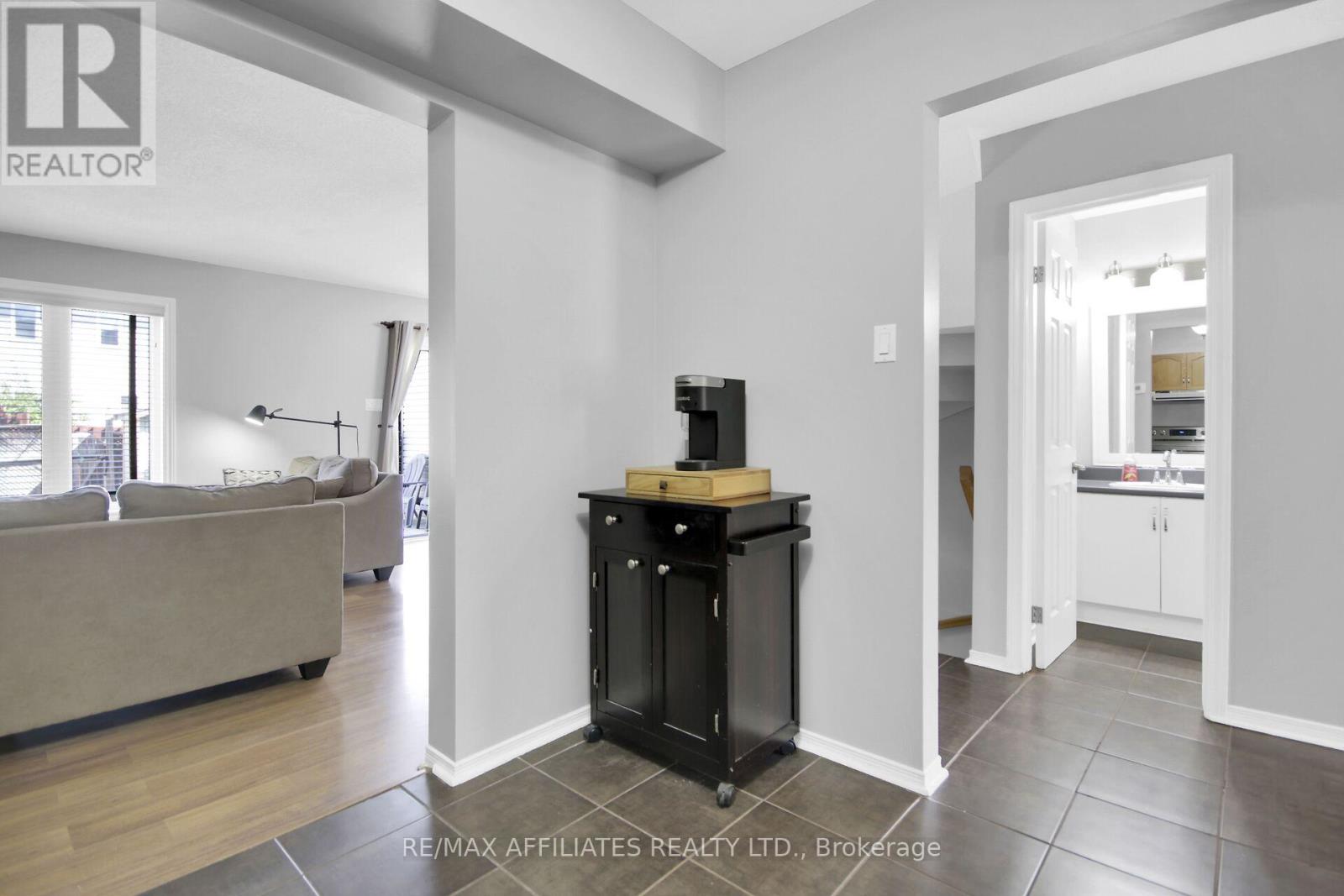 74 Markland Crescent, Ottawa, Ontario  K2G 5Z6 - Photo 16 - X12402576