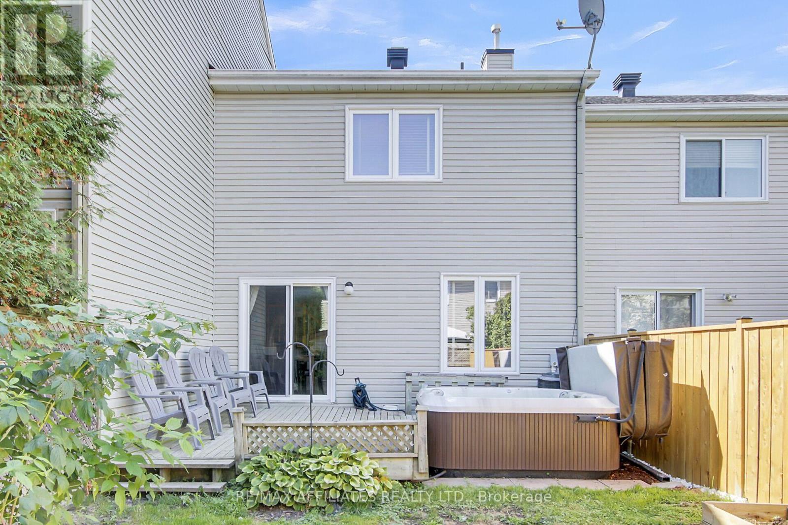 74 Markland Crescent, Ottawa, Ontario  K2G 5Z6 - Photo 40 - X12402576