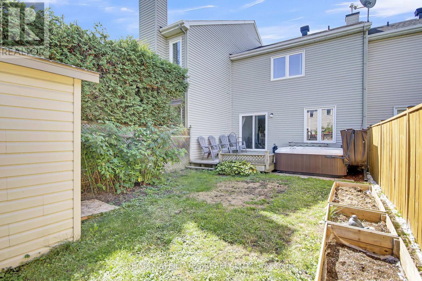 74 Markland Crescent, Ottawa, Ontario  K2G 5Z6 - Photo 46 - X12402576