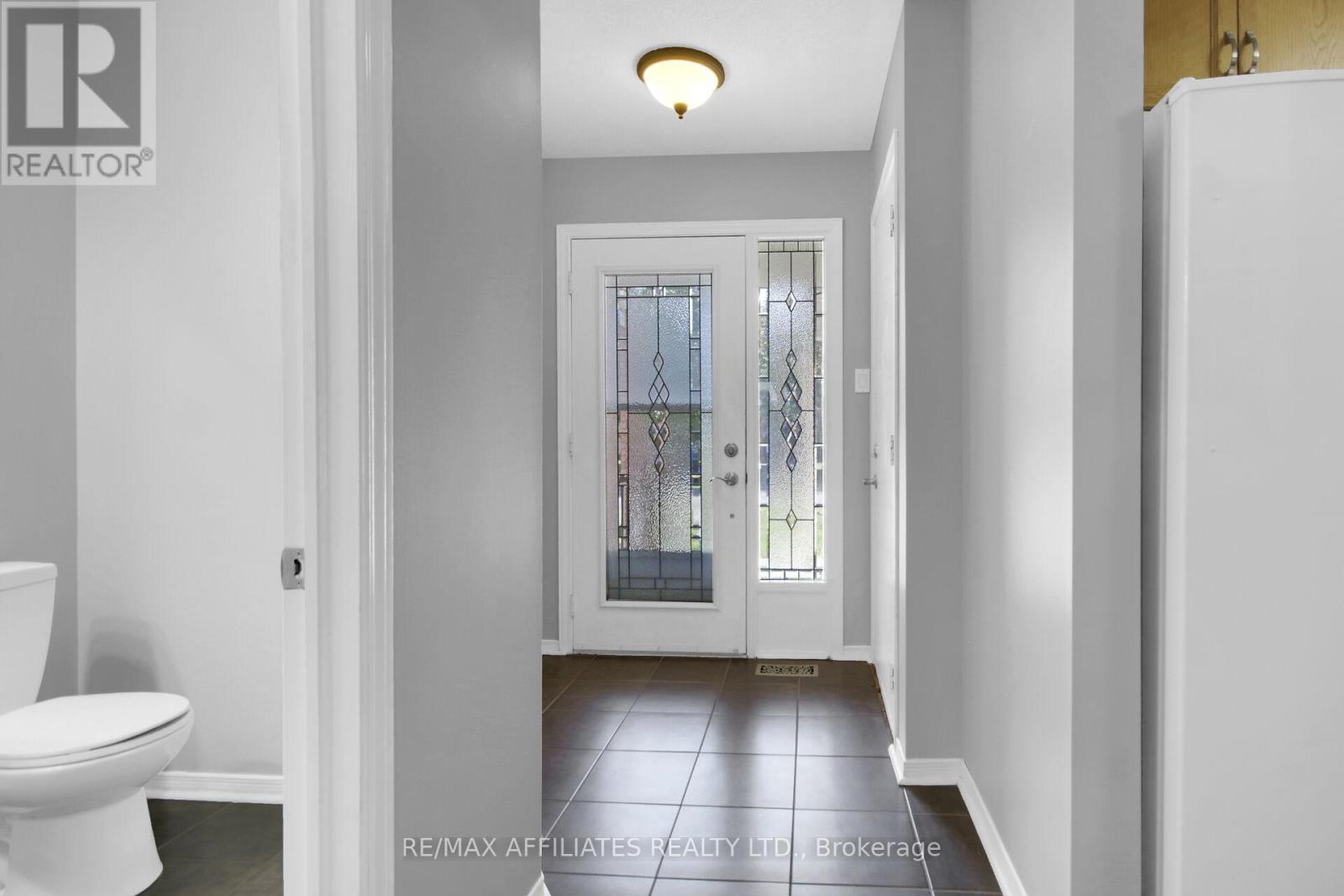 74 Markland Crescent, Ottawa, Ontario  K2G 5Z6 - Photo 7 - X12402576