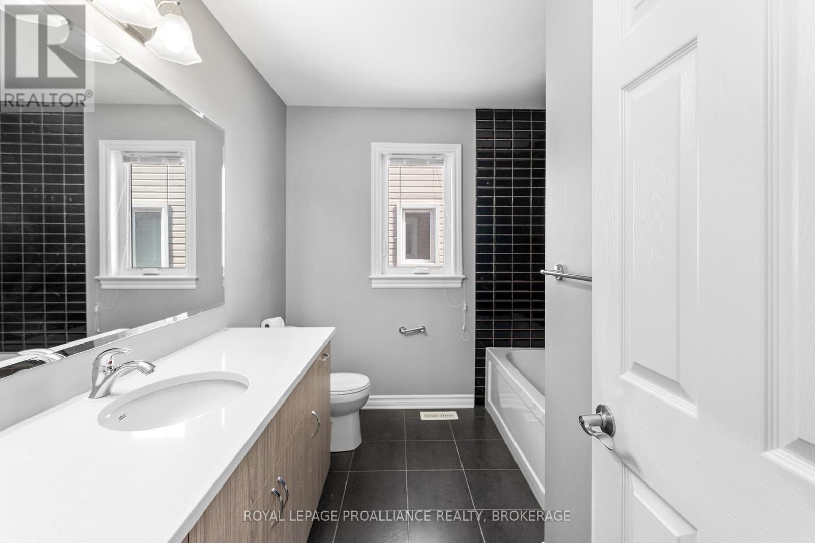 1374 Monarch Drive, Kingston, Ontario  K7P 0S2 - Photo 18 - X12400155
