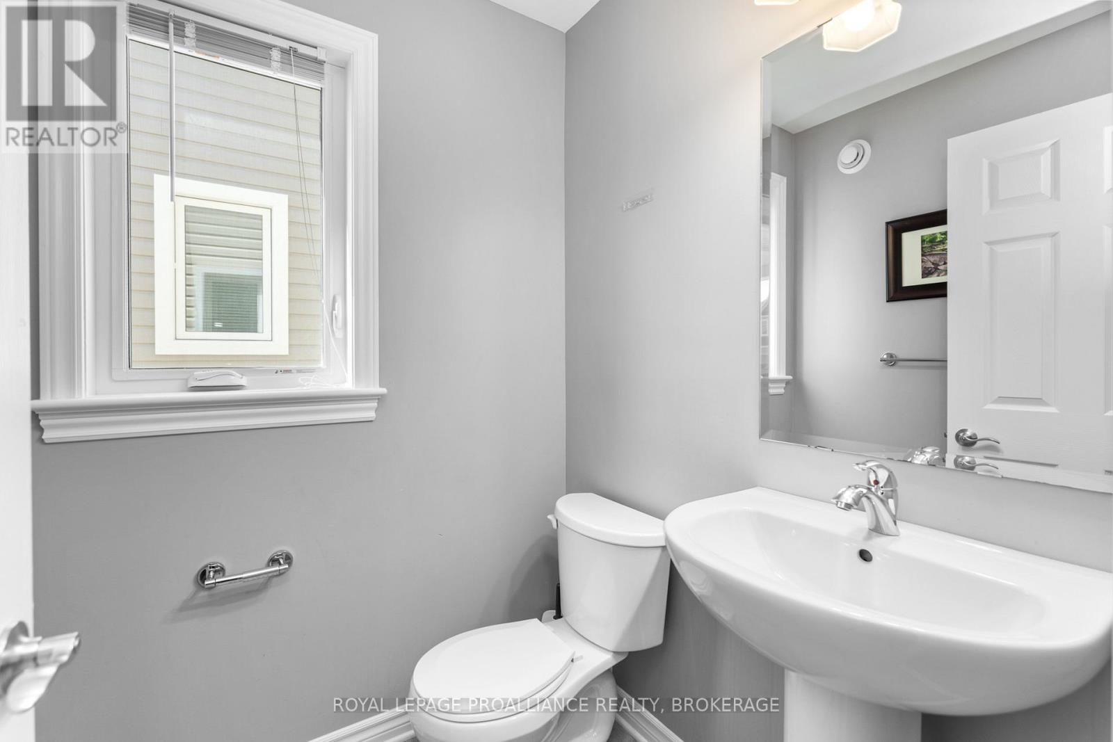 1374 Monarch Drive, Kingston, Ontario  K7P 0S2 - Photo 8 - X12400155