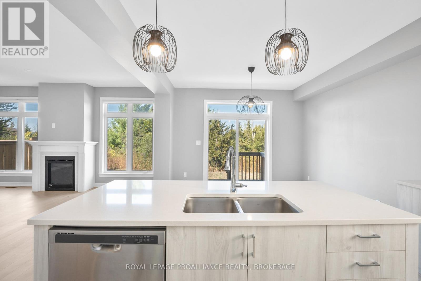 1374 Monarch Drive, Kingston, Ontario  K7P 0S2 - Photo 6 - X12400155