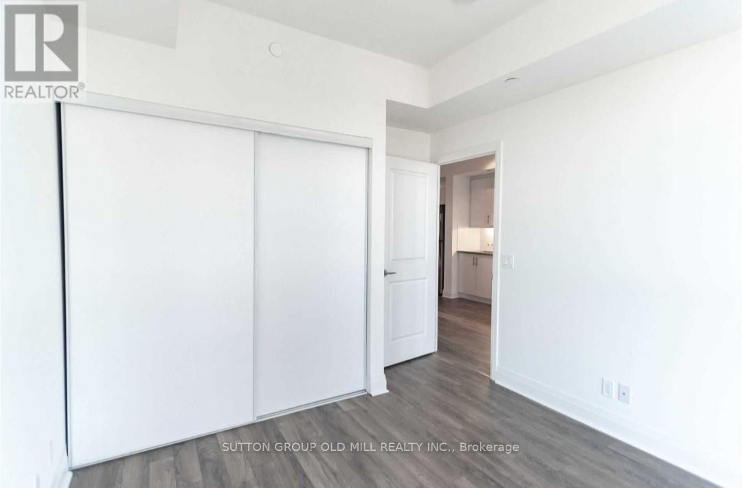 2011 - 17 Zorra Street, Toronto, Ontario  M8Z 4Z6 - Photo 10 - W12402569