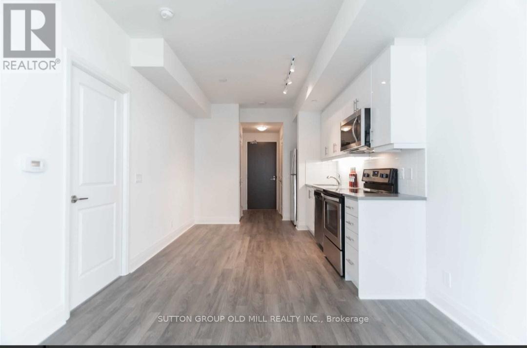 2011 - 17 Zorra Street, Toronto, Ontario  M8Z 4Z6 - Photo 6 - W12402569