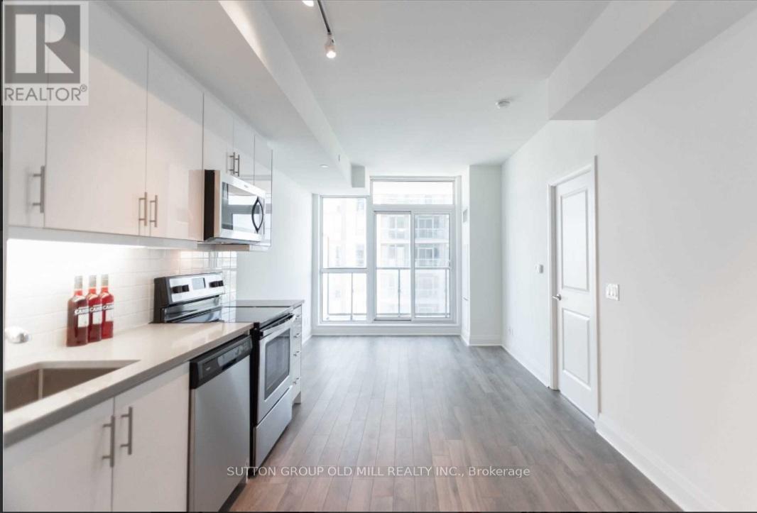 2011 - 17 Zorra Street, Toronto, Ontario  M8Z 4Z6 - Photo 7 - W12402569