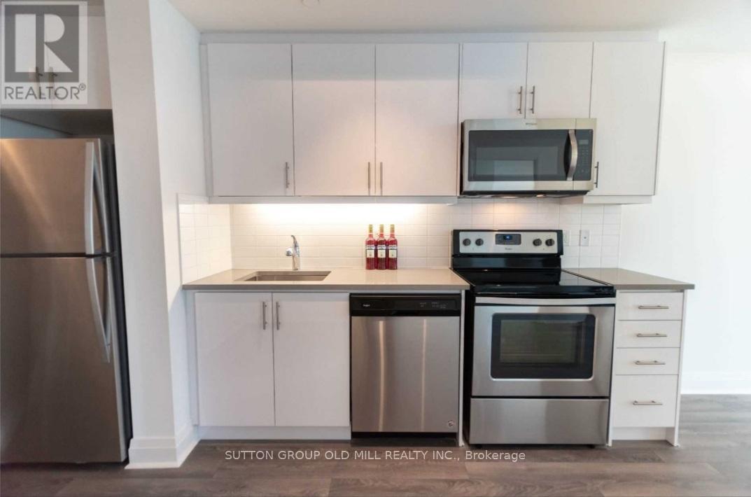 2011 - 17 Zorra Street, Toronto, Ontario  M8Z 4Z6 - Photo 8 - W12402569