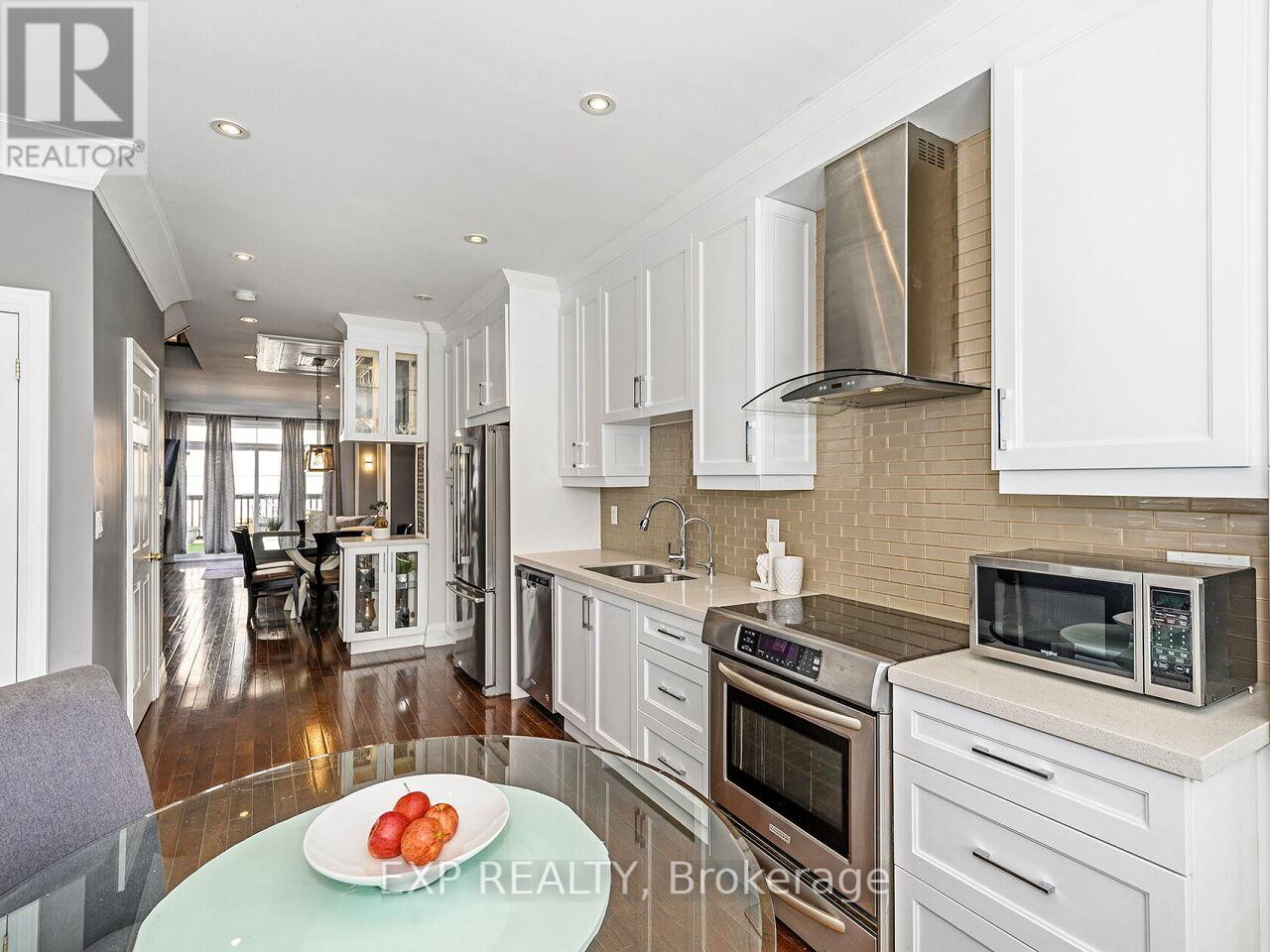 4 - 2351 Lakeshore Road W, Oakville, Ontario  L6L 1H4 - Photo 10 - W12402574