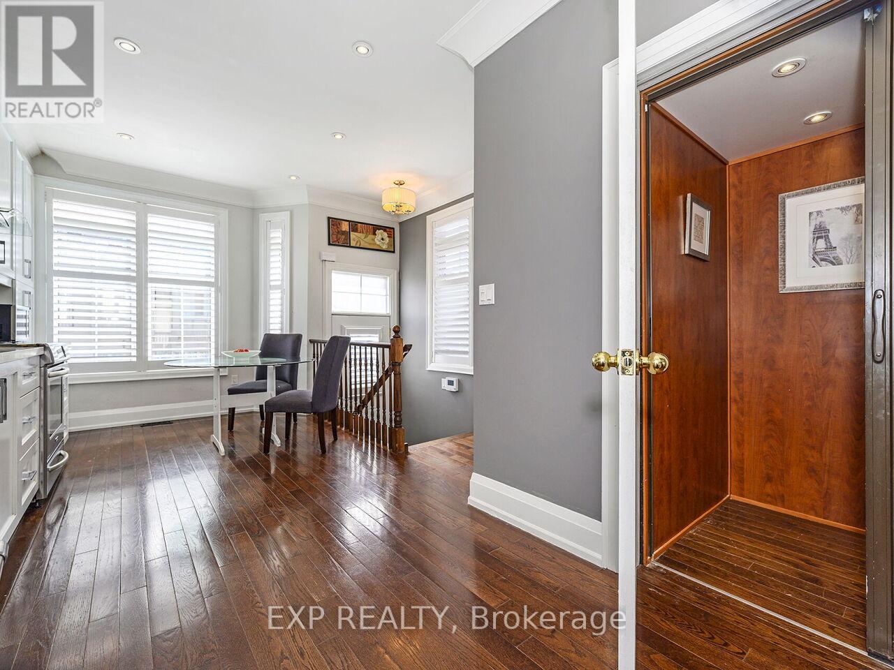 4 - 2351 Lakeshore Road W, Oakville, Ontario  L6L 1H4 - Photo 11 - W12402574
