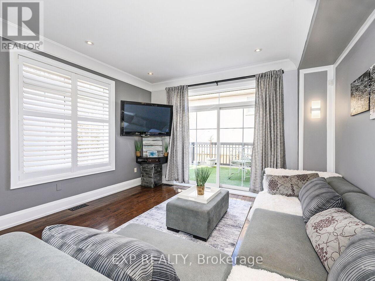 4 - 2351 Lakeshore Road W, Oakville, Ontario  L6L 1H4 - Photo 20 - W12402574