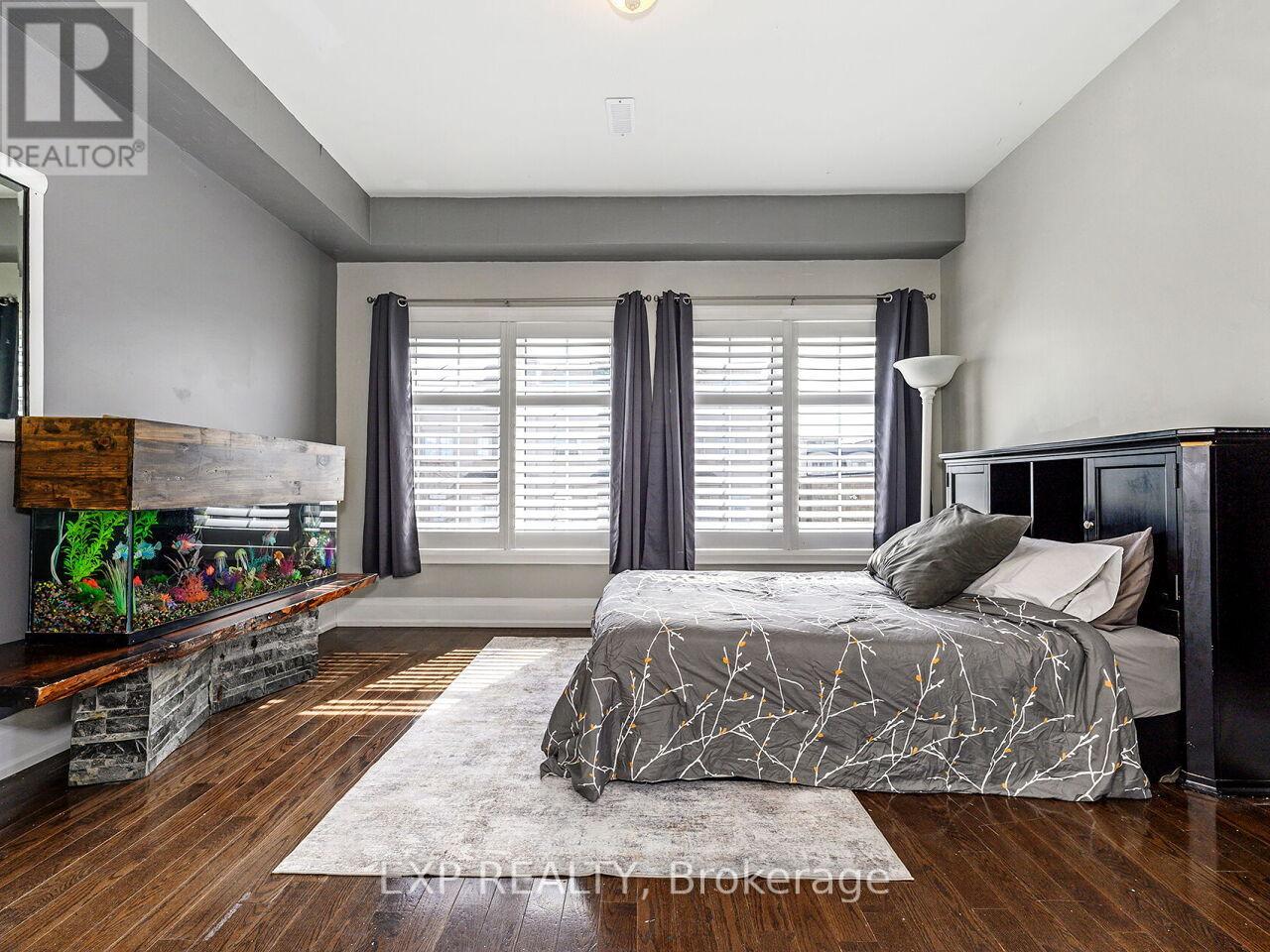 4 - 2351 Lakeshore Road W, Oakville, Ontario  L6L 1H4 - Photo 23 - W12402574