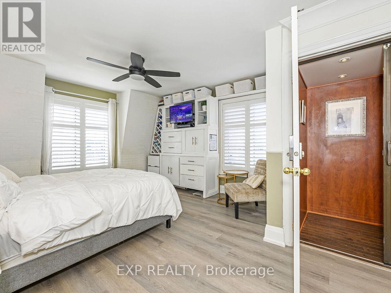 4 - 2351 Lakeshore Road W, Oakville, Ontario  L6L 1H4 - Photo 29 - W12402574