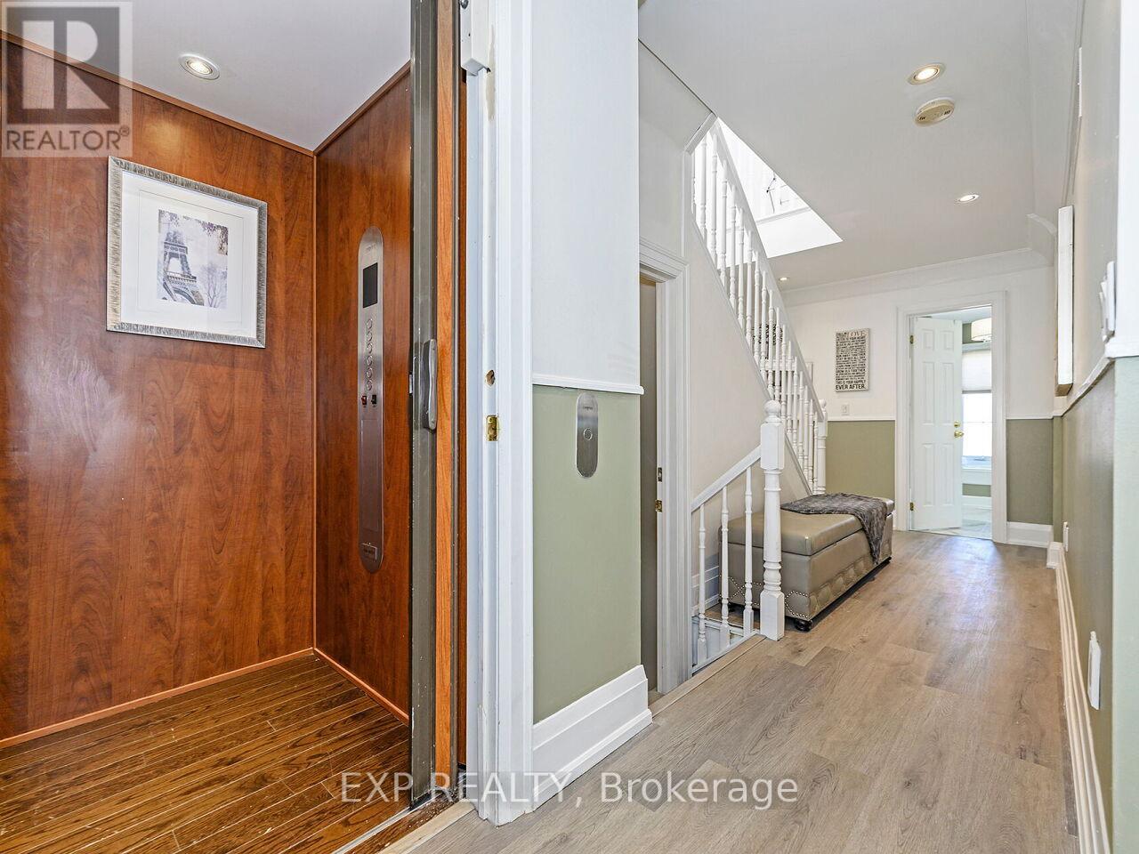 4 - 2351 Lakeshore Road W, Oakville, Ontario  L6L 1H4 - Photo 32 - W12402574