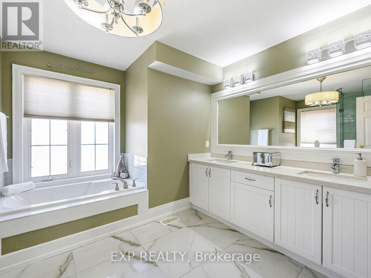 4 - 2351 Lakeshore Road W, Oakville, Ontario  L6L 1H4 - Photo 35 - W12402574