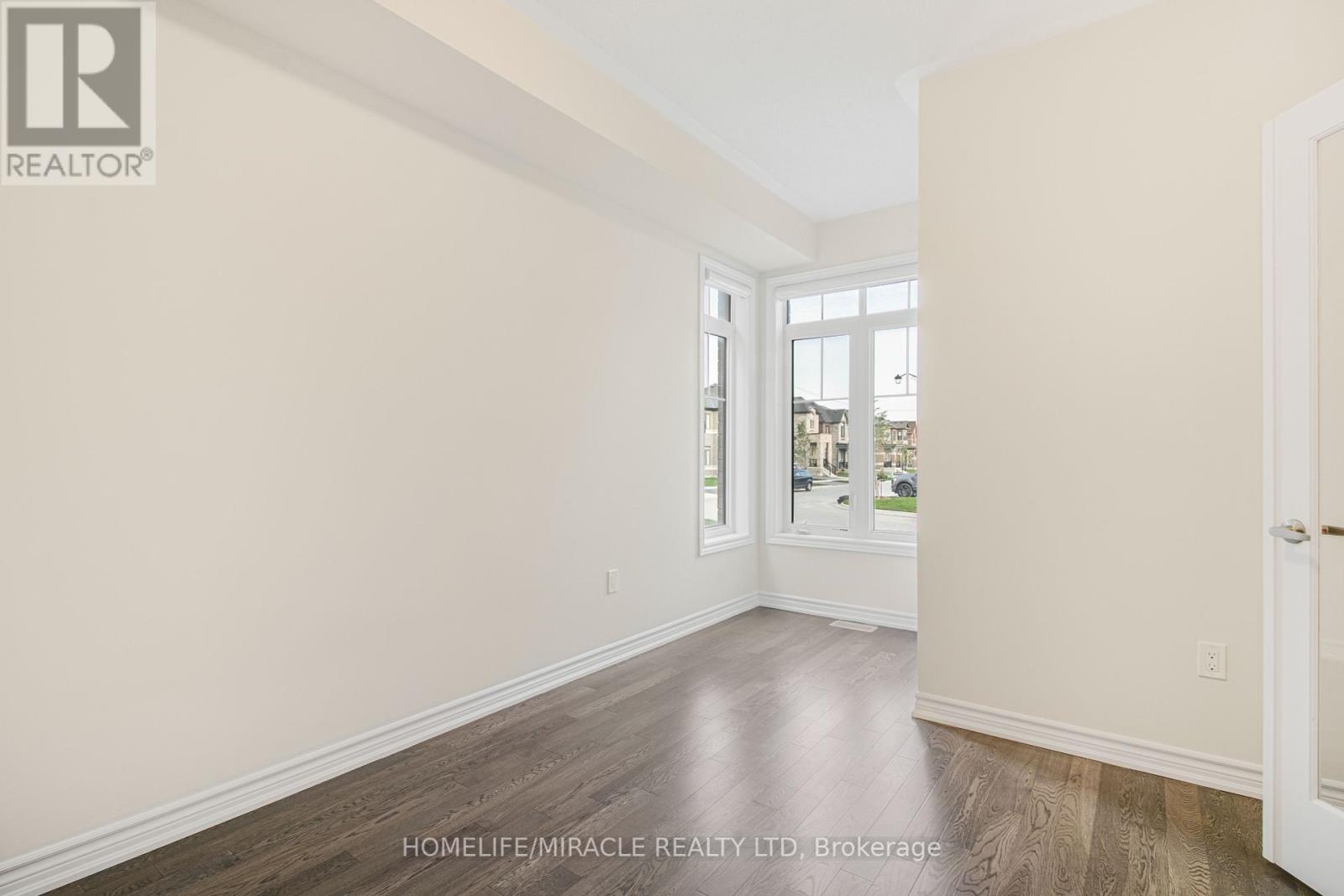 63 Lipscott Drive, Caledon, Ontario  L7C 4K1 - Photo 3 - W12396845